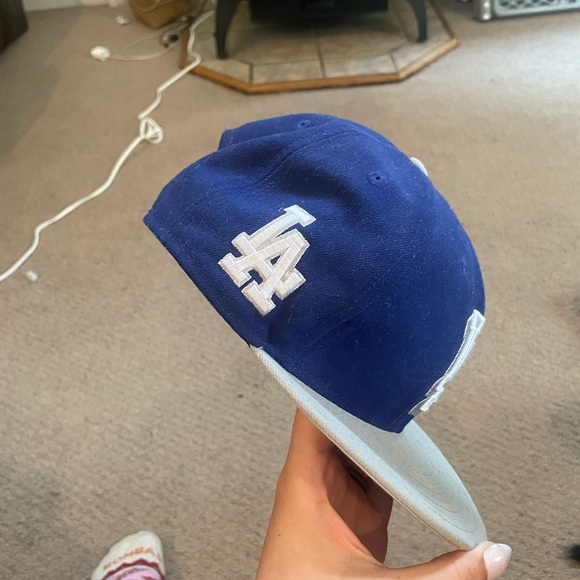LA dodgers hat - Picture 2 of 6